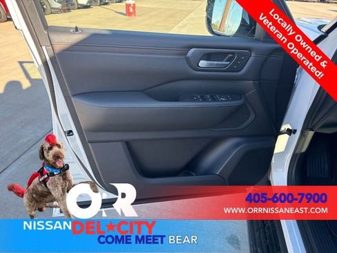 New 2026 Nissan Armada SL w/ Captain's Chari Seat Package AWD/4WD image 18