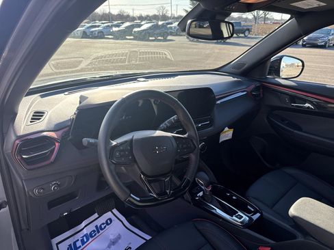 New 2025 Chevrolet TrailBlazer RS w/ Convenience Package image 9