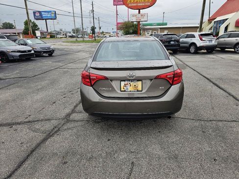 Used 2017 Toyota Corolla SE FWD image 7