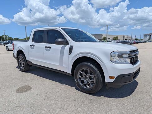 Used 2022 Ford Maverick XLT FWD image 2