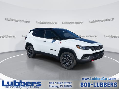Used 2025 Jeep Compass Trailhawk w/ Trailer Tow Group image 2