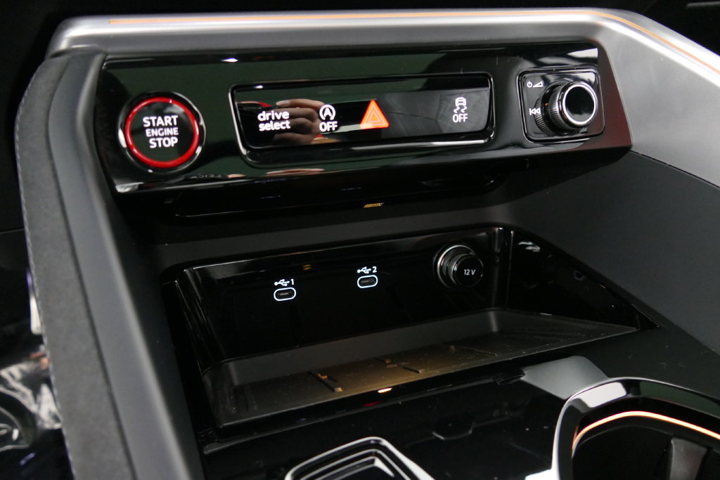 Used 2025 Audi SQ5 Premium Plus w/ Premium Plus Package AWD/4WD image 21