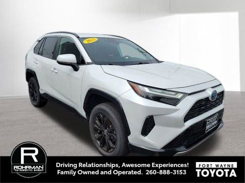 Used 2023 Toyota RAV4 SE AWD/4WD image 4