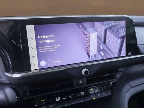 Used 2023 Toyota Crown Limited image 16