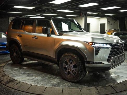 Used 2024 Lexus GX 550 image 5