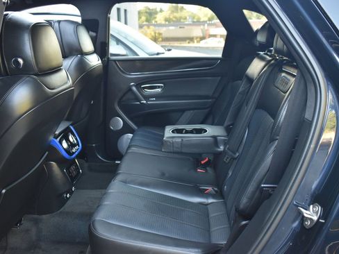 Used 2020 Bentley Bentayga Design Series image 45