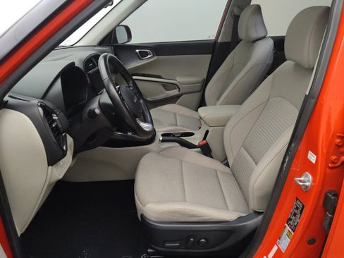 Used 2022 Kia Soul EX image 17