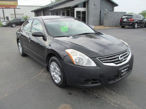 Used 2010 Nissan Altima 2.5 S FWD image 6