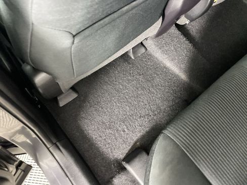 Used 2018 Toyota RAV4 LE w/ Carpet Mat Package image 32