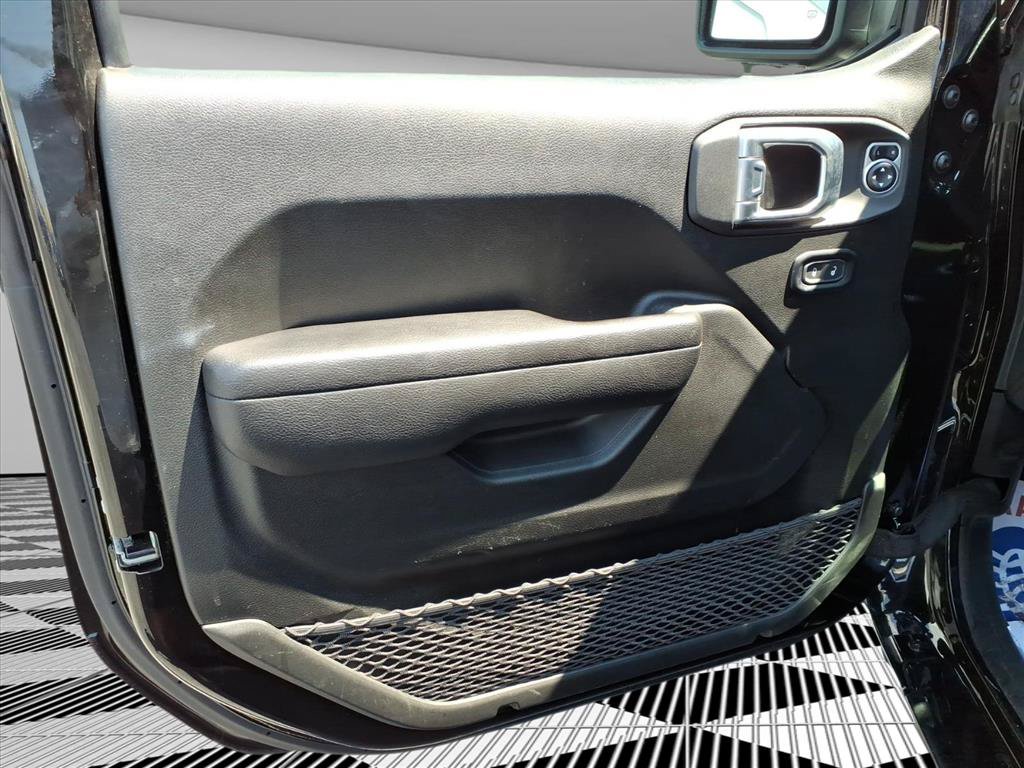 Certified 2023 Jeep Gladiator Sport AWD/4WD image 17