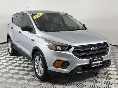 Used 2018 Ford Escape S image 3