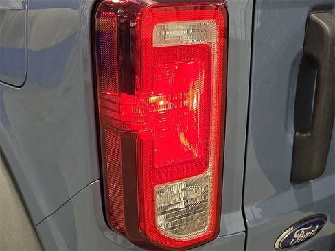 Used 2023 Ford Bronco Black Diamond w/ Sasquatch Package image 35