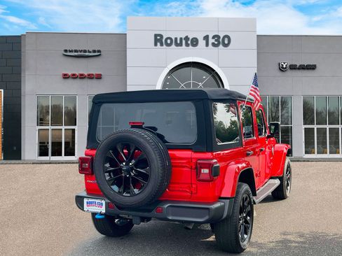 Used 2023 Jeep Wrangler Unlimited Sahara w/ Cold Weather Group AWD/4WD image 4