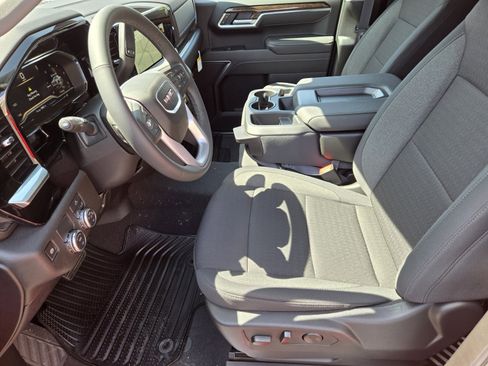 New 2025 GMC Sierra 1500 Elevation image 6