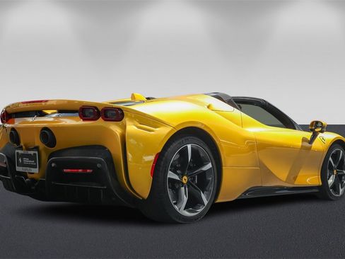 Used 2024 Ferrari SF90 Spider image 3