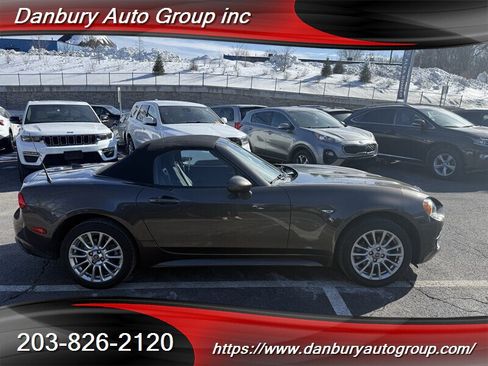 Used 2018 FIAT 124 Spider Classica w/ Technology & Siriusxm Group RWD image 7
