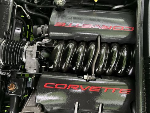 Used 1998 Chevrolet Corvette Convertible w/ Memory Pkg RWD image 26