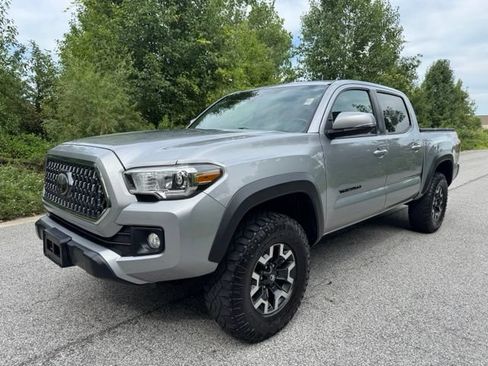 Used 2019 Toyota Tacoma TRD Off-Road AWD/4WD image 1