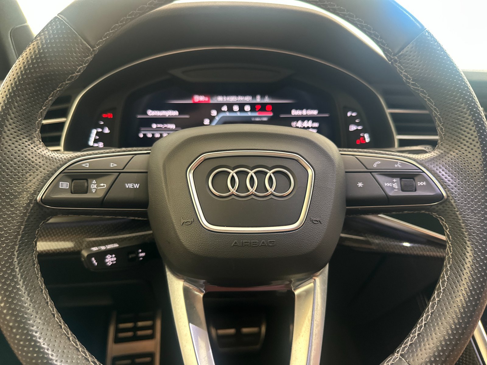 Used 2023 Audi SQ7 Premium Plus w/ Black Optic Package AWD/4WD image 23