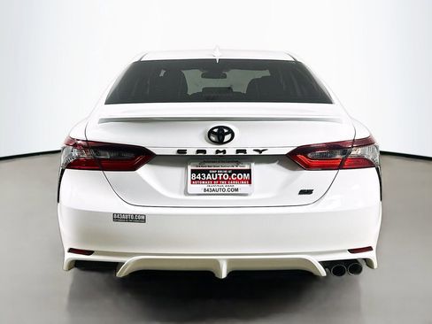 Used 2021 Toyota Camry SE image 6