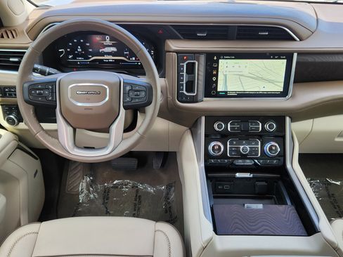 Used 2023 GMC Yukon XL Denali AWD/4WD image 19