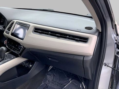 Used 2017 Honda HR-V EX image 19