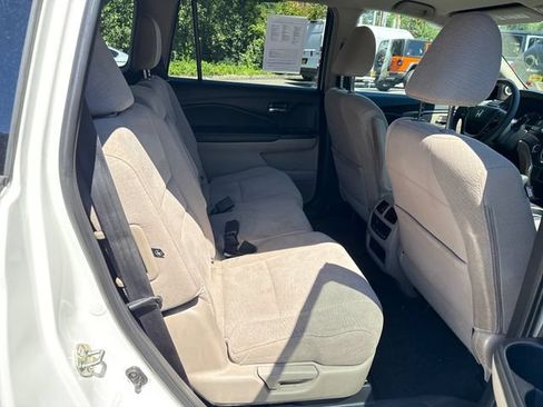 Used 2016 Honda Pilot EX image 10