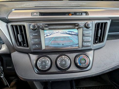 Used 2017 Toyota RAV4 LE image 21