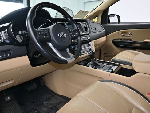 Used 2016 Kia Sedona SX Limited image 13