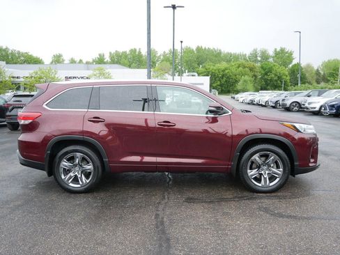 Used 2019 Toyota Highlander Limited Platinum AWD/4WD image 7