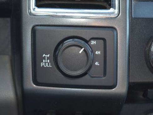 Used 2017 Ford F250 XLT w/ XLT Premium Package AWD/4WD image 25