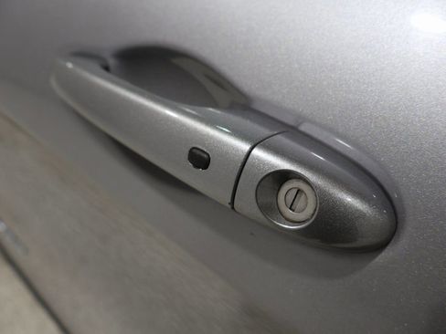 Used 2022 Jeep Cherokee Latitude Lux w/ Mopar Interior Package image 9