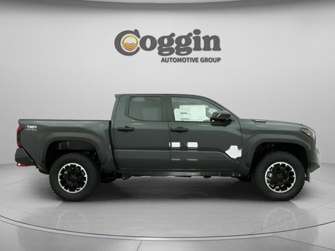 New 2026 Toyota Tacoma TRD Off-Road AWD/4WD image 24