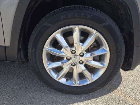 Used 2015 Jeep Cherokee Limited w/ Luxury Group AWD/4WD image 29