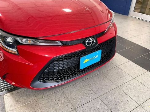 Used 2020 Toyota Corolla LE FWD image 30