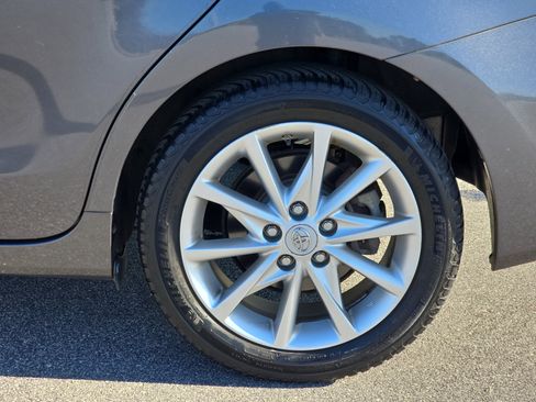 Used 2014 Toyota Prius V Five image 29