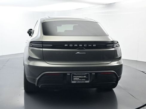 Certified 2025 Porsche Macan Electric image 13