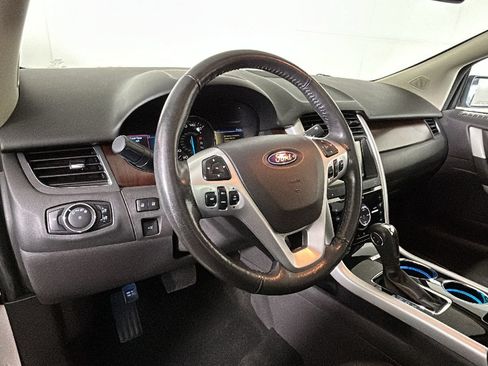 Used 2014 Ford Edge Limited w/ Equipment Group 301A FWD image 16
