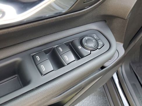 Used 2024 GMC Terrain AT4 AWD/4WD image 9