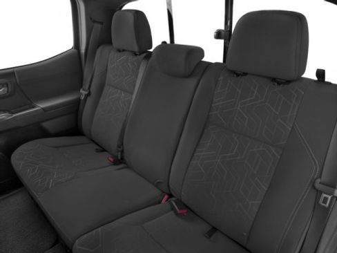 Used 2017 Toyota Tacoma TRD Off-Road image 14