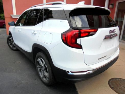 Used 2020 GMC Terrain SLT image 24