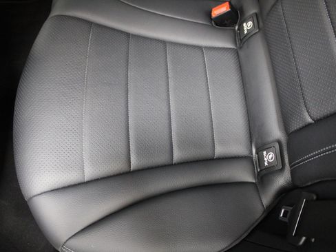 Used 2022 Mercedes-Benz GLC 300 4MATIC image 19