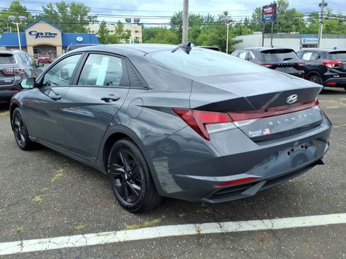 Used 2023 Hyundai Elantra SEL w/ Cargo Package FWD image 6