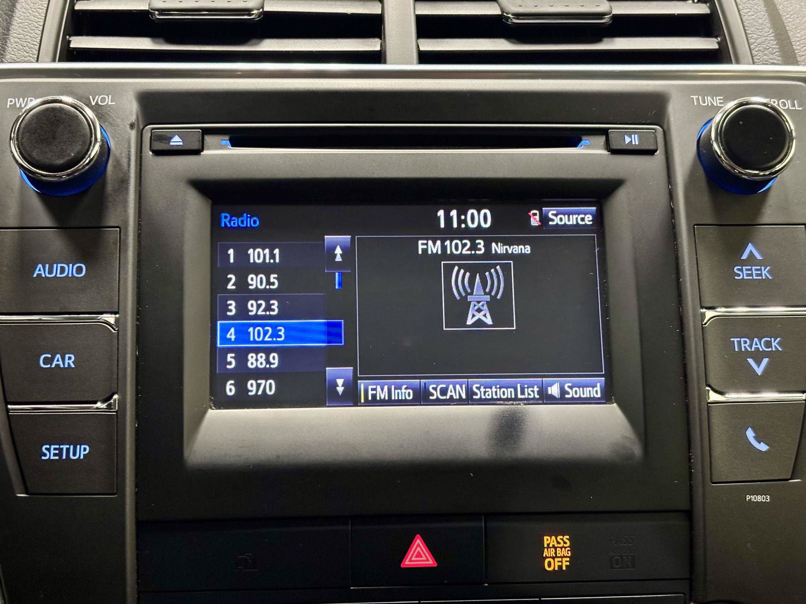 Used 2015 Toyota Camry SE FWD image 30