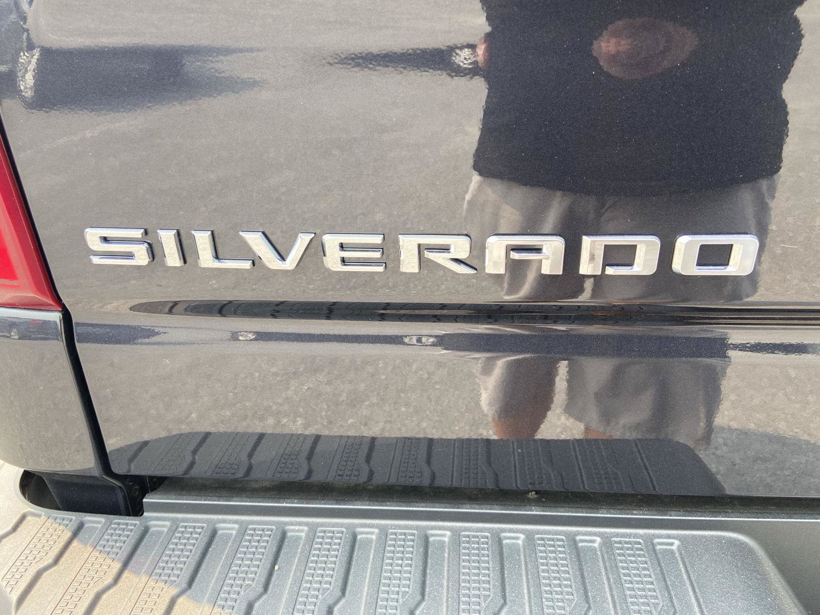 Used 2023 Chevrolet Silverado 1500 RST AWD/4WD image 15