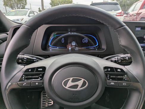 Used 2025 Hyundai Elantra Sport image 24