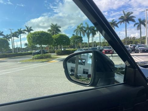 Used 2025 Nissan Pathfinder SL w/ Black Appearance Package image 19