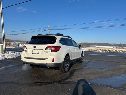 Used 2017 Subaru Outback 3.6R Limited image 11