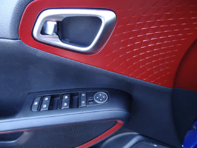 Used 2023 Kia Soul GT-Line w/ GT-Line Technology Package FWD image 12