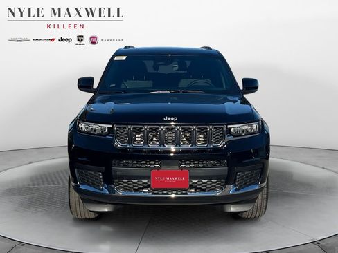 New 2025 Jeep Grand Cherokee L Laredo image 18